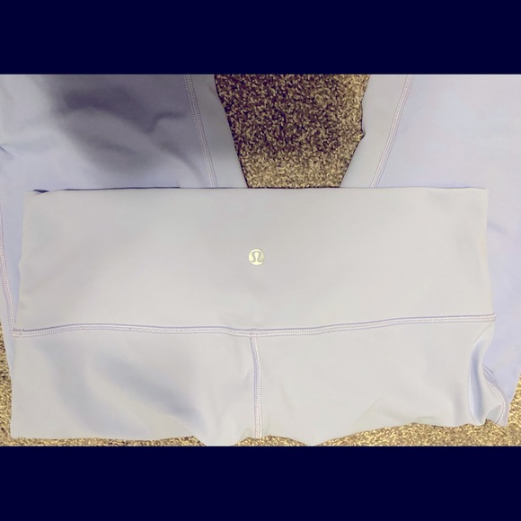 Light purple (lavender), Wunder train Lululemon leggings - Picture 4 of 4